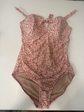 Kona Sol Pink and Cream Floral One-Piece Swimsuit size Medium EUC